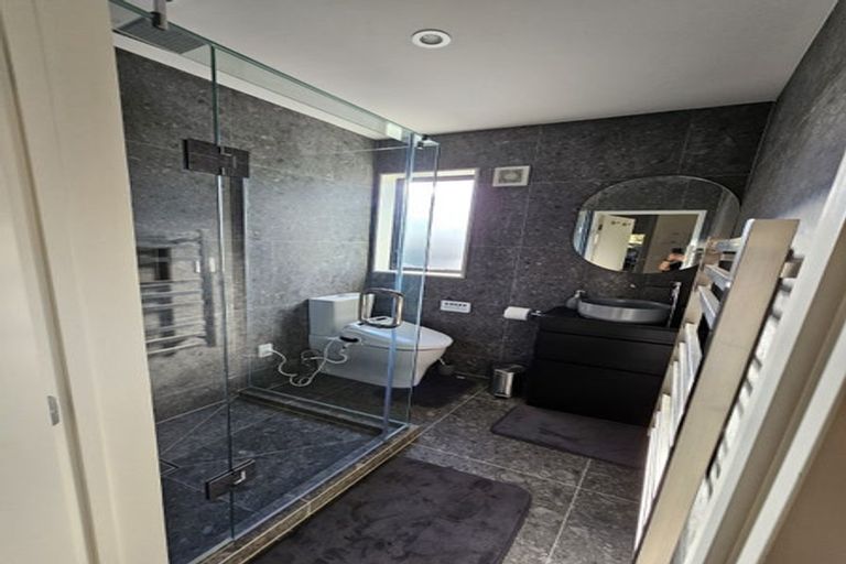 Photo of property in 54a Allington Road, Massey, Auckland, 0614