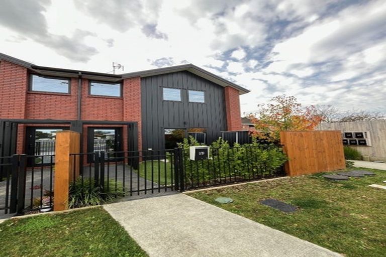 Photo of property in 1/19 Karamu Street, Te Atatu Peninsula, Auckland, 0610