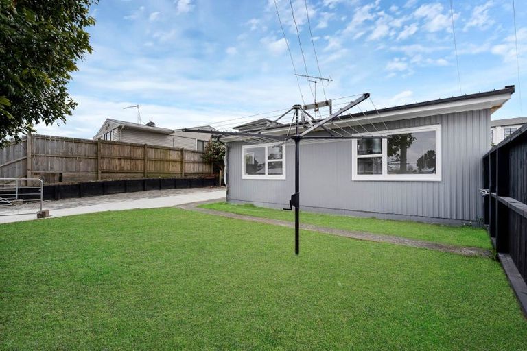 Photo of property in 1/116 Beaumonts Way, Manurewa, Auckland, 2102