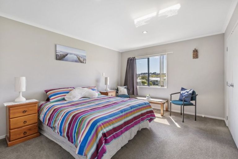 Photo of property in 3 Candlestick Place, Oteha, Auckland, 0632