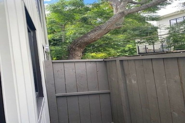 Photo of property in 19 Lyons Avenue, Murrays Bay, Auckland, 0630