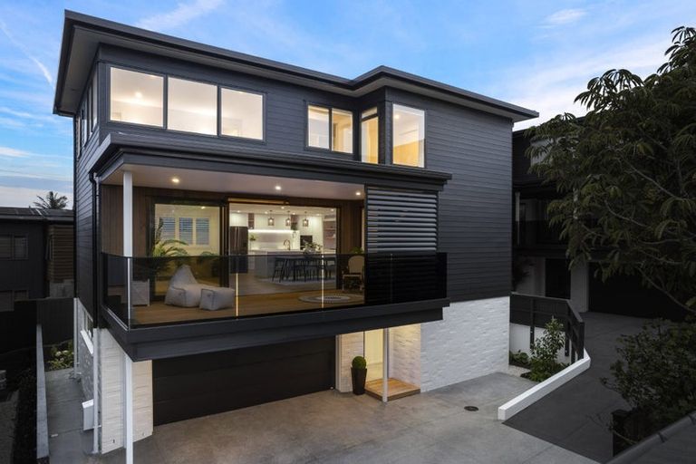 Photo of property in 10b Montrose Terrace, Mairangi Bay, Auckland, 0630