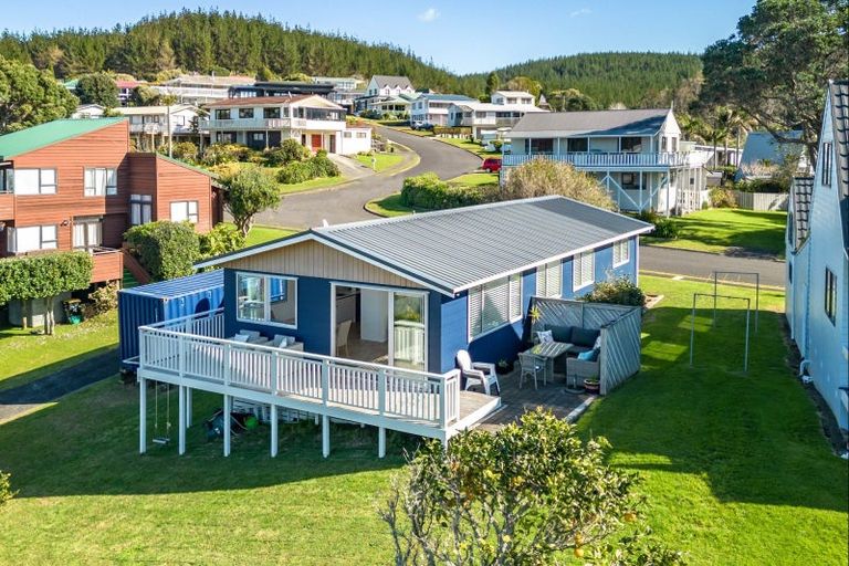Photo of property in 113 Russell Bruce Place, Onemana, Whangamata, 3691