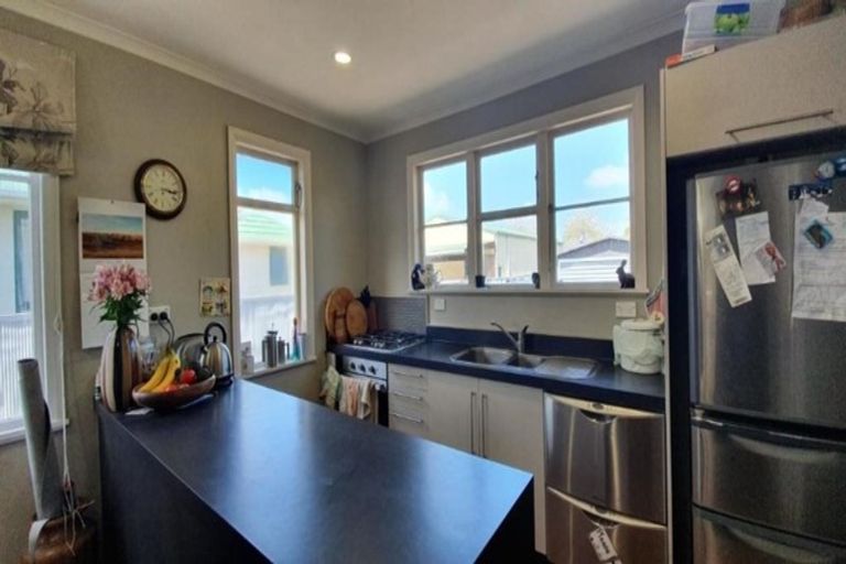 Photo of property in 19 Selwyn Crescent, College Estate, Whanganui, 4500