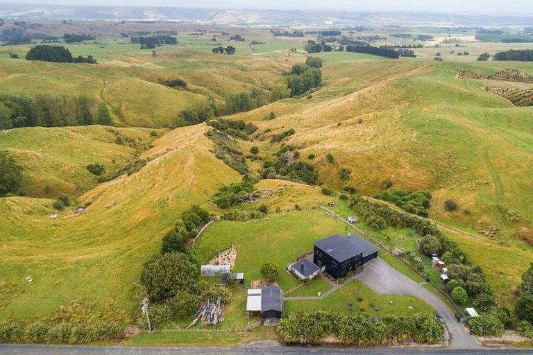 Photo of property in 407 Mount Curl Road, Hunterville, 4784