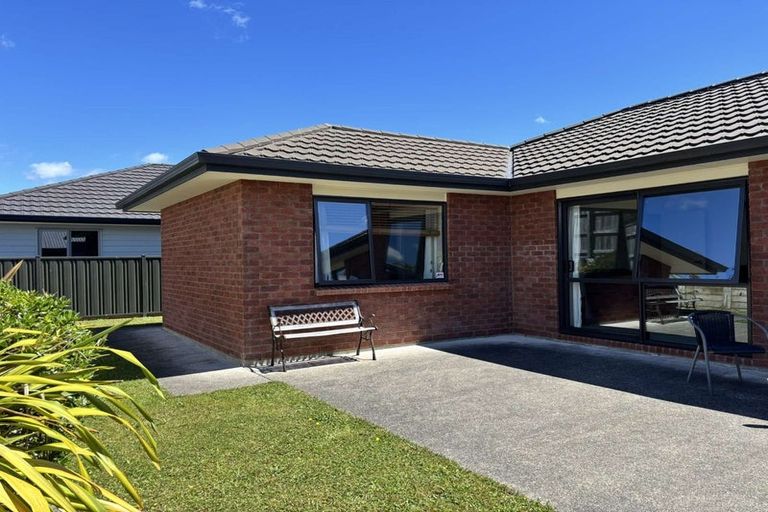 Photo of property in 4 Diamond Grove, Brown Owl, Upper Hutt, 5018