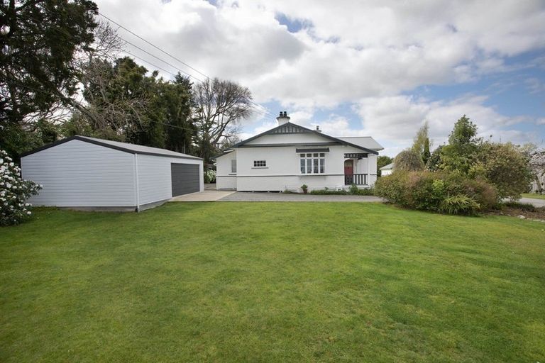 Photo of property in 12 Wanganui Road, Marton, 4710