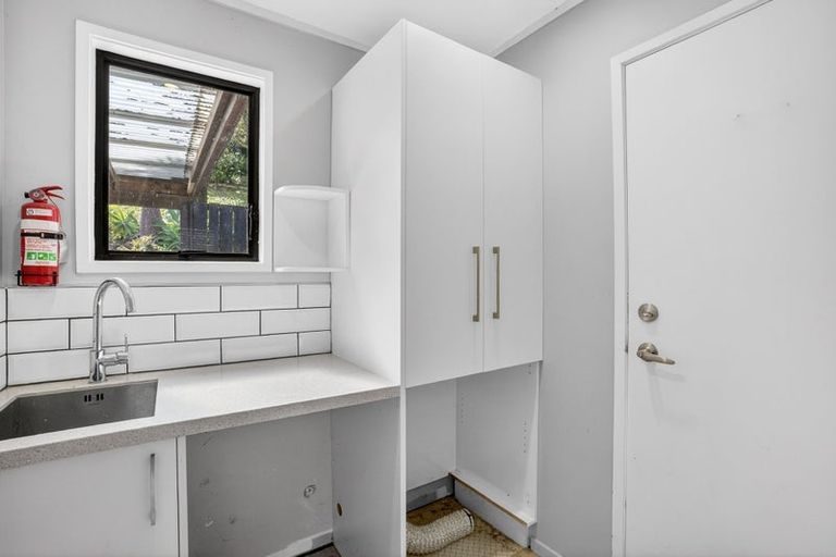 Photo of property in 3/4 Telstar Place, Beach Haven, Auckland, 0626