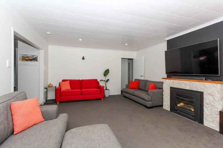 Photo of property in 26 Truby King Street, Merrilands, New Plymouth, 4312