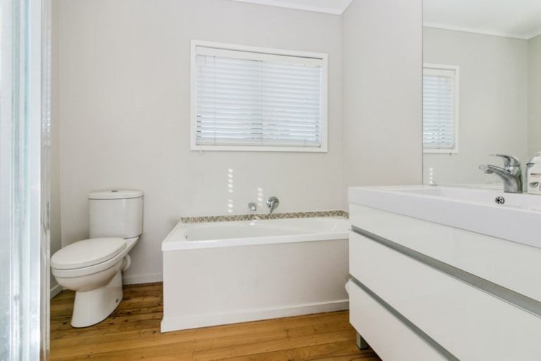 Photo of property in 1/18 Gills Road, Bucklands Beach, Auckland, 2014