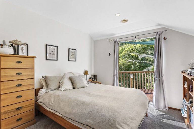 Photo of property in 41 Rona Street, Eastbourne, Lower Hutt, 5013