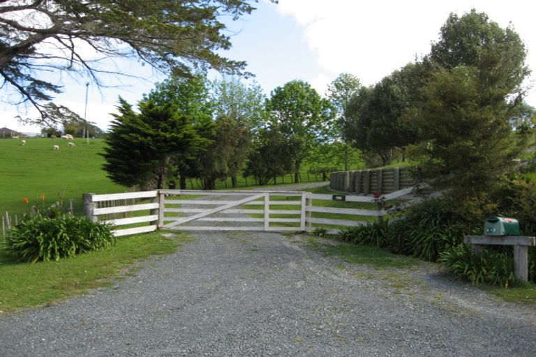 Photo of property in 817 Kaipara Flats Road, Kaipara Flats, Warkworth, 0981