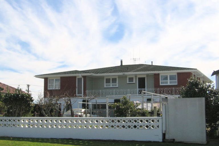 Photo of property in 4 Acklam Avenue, Otumoetai, Tauranga, 3110
