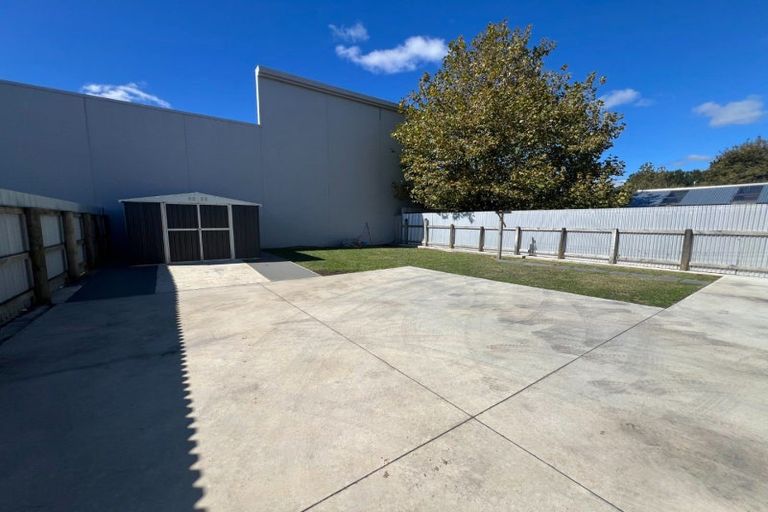 Photo of property in 27-29 Andrew Young Street, Palmerston North, 4410