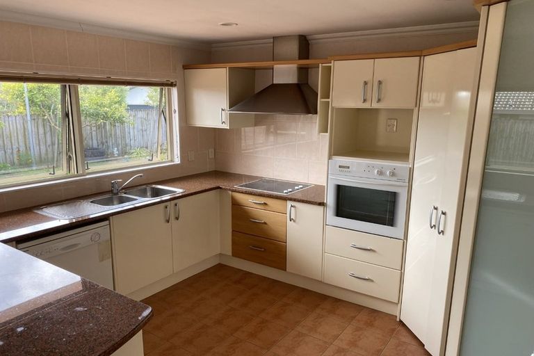 Photo of property in 22 Nuneaton Drive, Flat Bush, Auckland, 2019