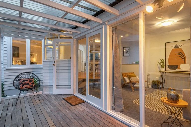 Photo of property in 1/40 Mahara Avenue, Birkenhead, Auckland, 0626