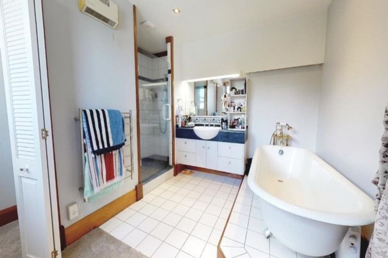 Photo of property in 5 Wairere Road, Belmont, Lower Hutt, 5010