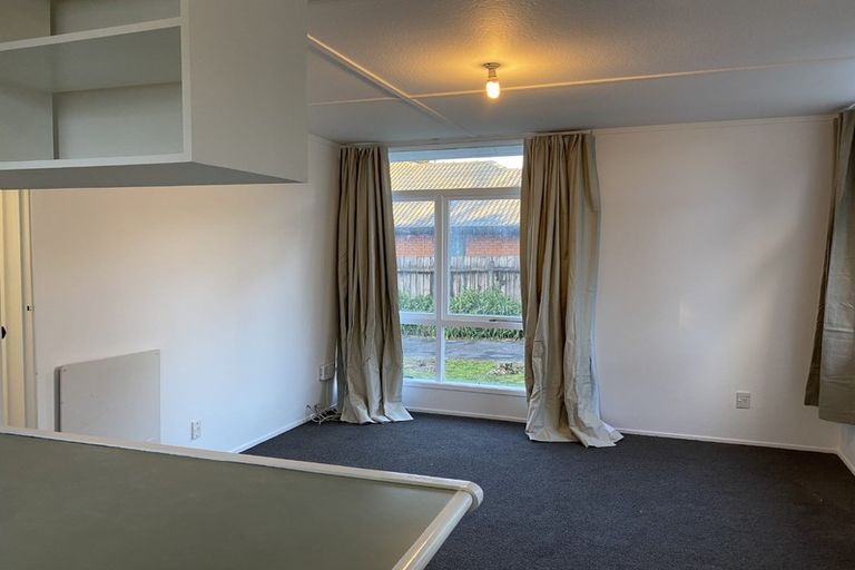 Photo of property in 1/12 Wood Street, Wallaceville, Upper Hutt, 5018