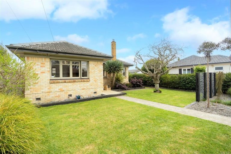 Photo of property in 18 Bolmuir Road, Forest Lake, Hamilton, 3200