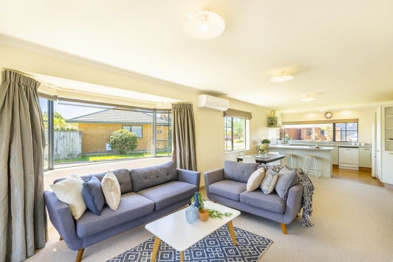 Photo of property in 3 Glen Loch Place, Paraparaumu, 5032