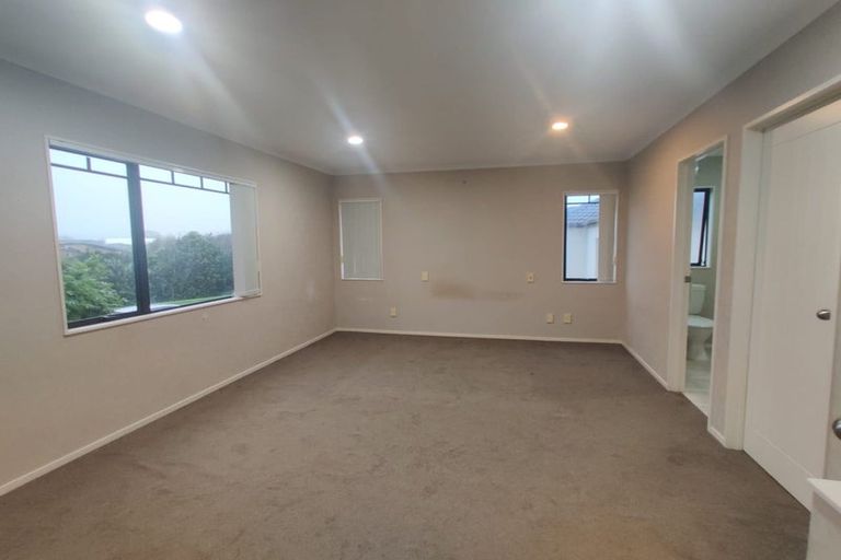 Photo of property in 36 Cyril French Drive, Flat Bush, Auckland, 2016