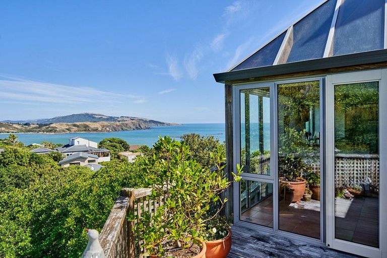 Photo of property in 1 Roys Road, Plimmerton, Porirua, 5026
