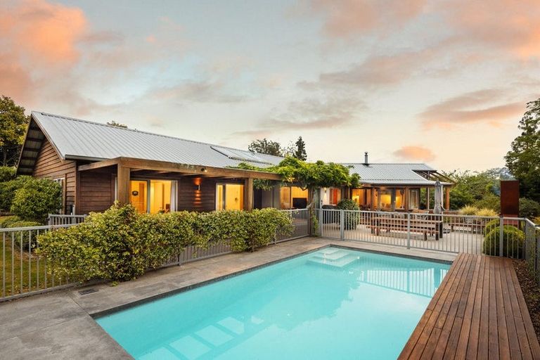 Photo of property in 150 Athlone Drive, Cambridge, 3434