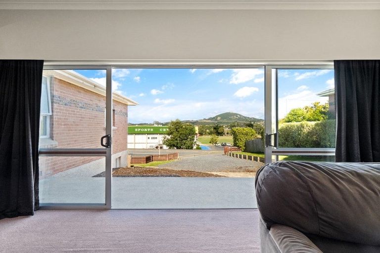 Photo of property in 317 Main South Road, Green Island, Dunedin, 9018