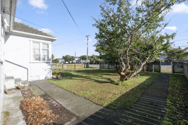 Photo of property in 180 Naenae Road, Naenae, Lower Hutt, 5011
