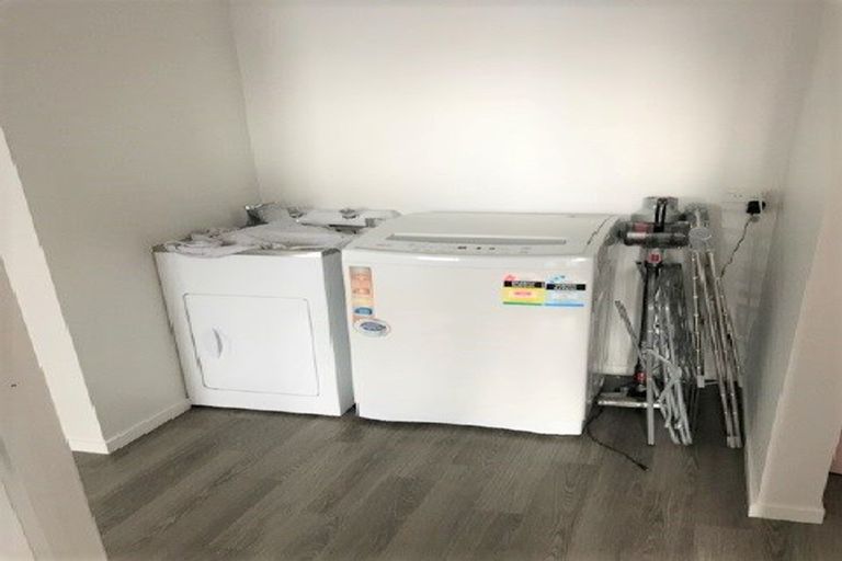 Photo of property in 4 Douglas Crescent, Fairfield, Hamilton, 3214