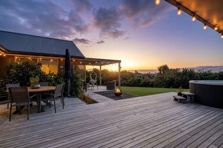 Photo of property in 20 Riverstone Drive, Welcome Bay, Tauranga, 3112