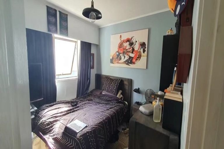 Photo of property in 82 Whangaparaoa Road, Red Beach, 0932