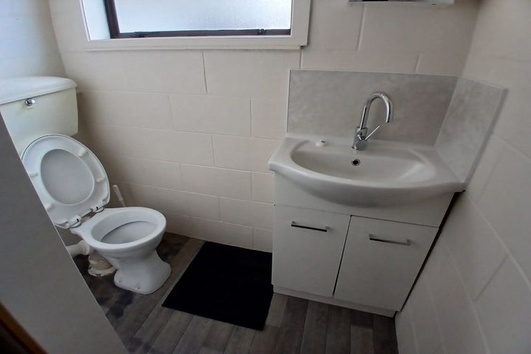 Photo of property in 2/122 Effingham Street, North New Brighton, Christchurch, 8083