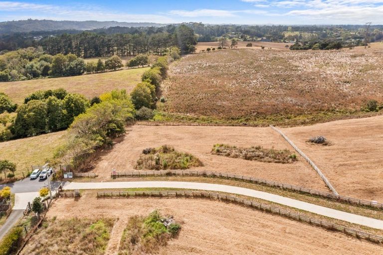 Photo of property in 101 Wintour Road, Waimauku, 0881