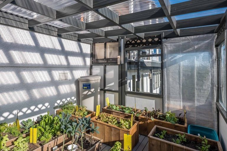 Photo of property in 57 Kinghorne Street, Strathmore Park, Wellington, 6022