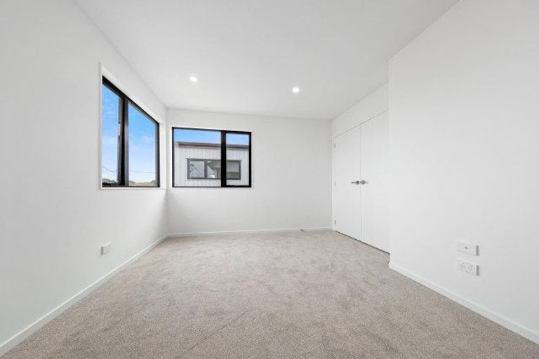 Photo of property in 2/1 O'connell Street, Manurewa, Auckland, 2102