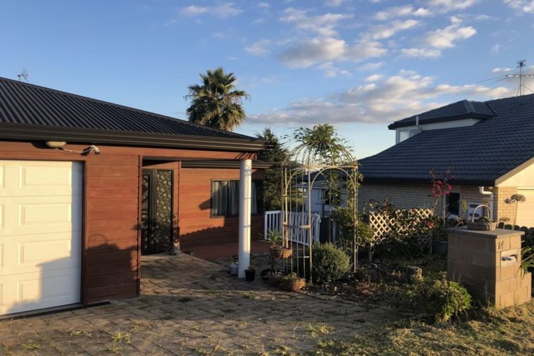 Photo of property in 14 Mccahill Views, Botany Downs, Auckland, 2010