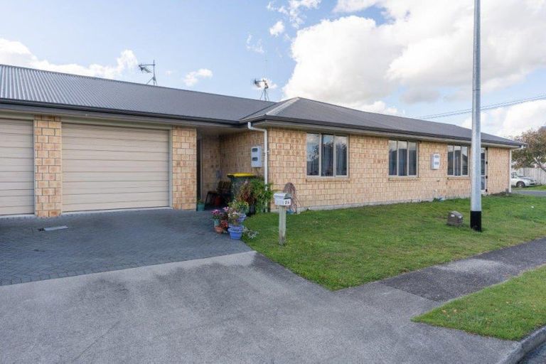 Photo of property in 2a Burrows Place, Frankton, Hamilton, 3204