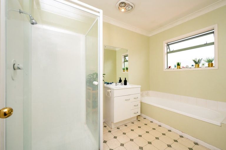 Photo of property in 32a Avenue Road, Greenmeadows, Napier, 4112