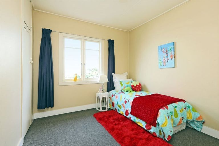 Photo of property in 302 Mclean Street, Saint Leonards, Hastings, 4120