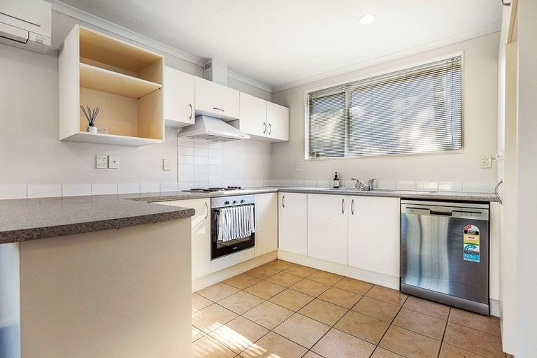 Photo of property in 6 Magnolia Drive, Waiuku, 2123