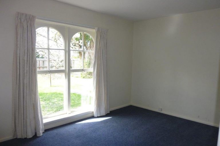 Photo of property in 12 Brookby Crescent, Avonhead, Christchurch, 8042