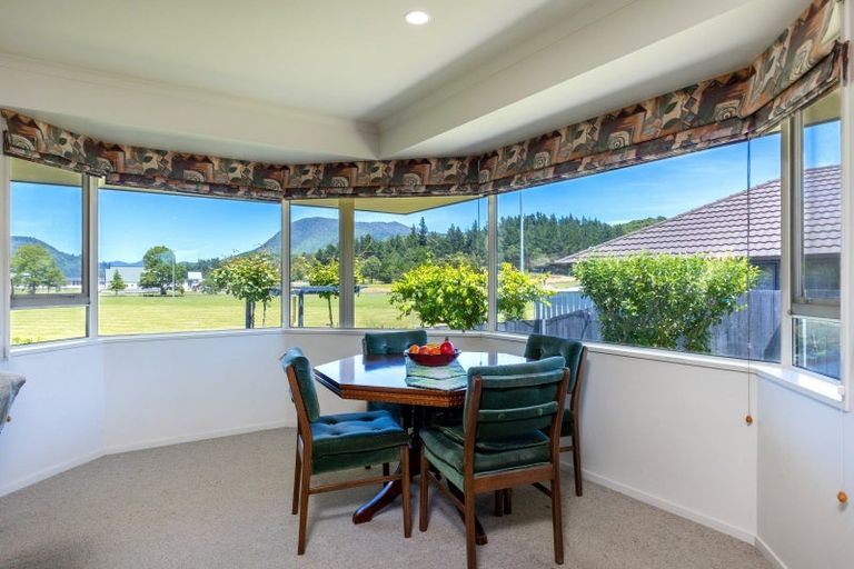 Photo of property in 32 Admiralty Place, Waikawa, Picton, 7220