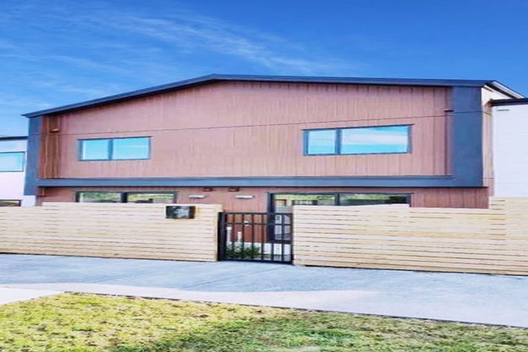 Photo of property in 11 Sun Orchid Avenue, Wiri, Auckland, 2104