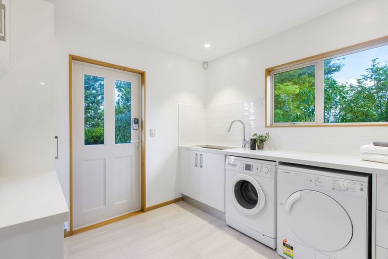 Photo of property in 86 Kitchener Road, Milford, Auckland, 0620