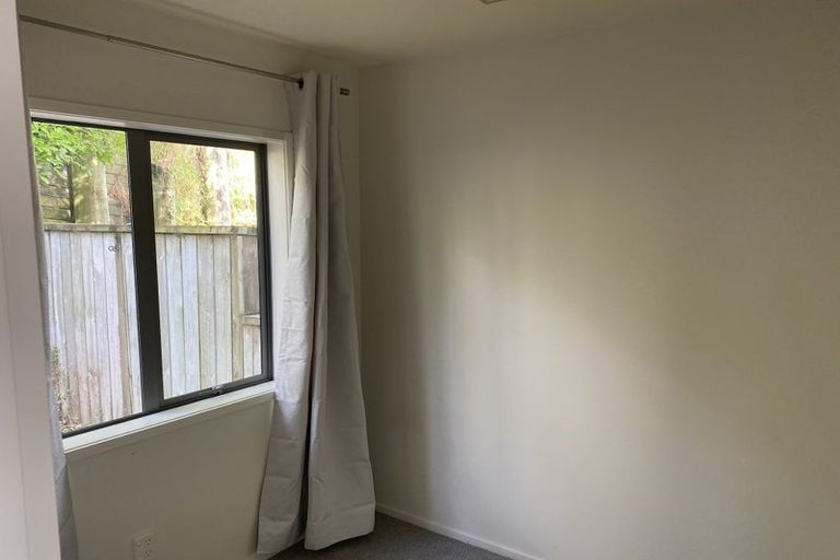 Photo of property in 3/13 Pannill Place, Oteha, Auckland, 0632