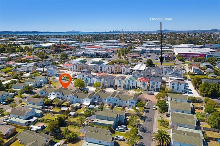 Photo of property in 21 Stephen Avenue, Henderson, Auckland, 0610