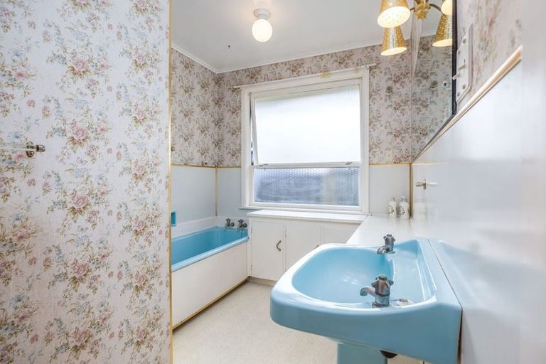 Photo of property in 54 Raleigh Road, Northcote, Auckland, 0627