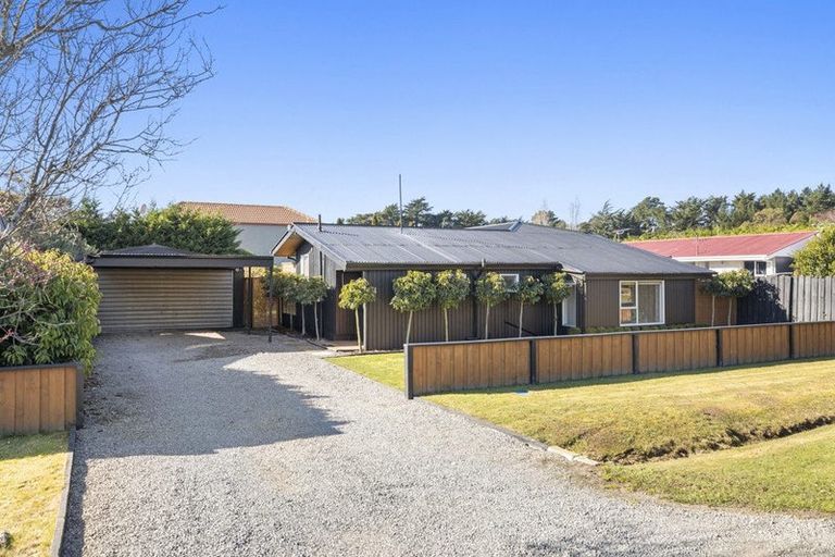 Photo of property in 4 Swindells Road, Waikuku Beach, 7473