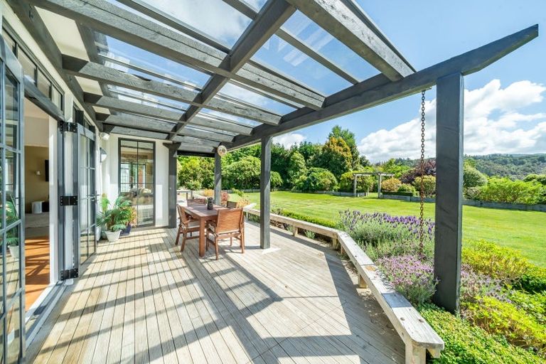 Photo of property in 30 Emerald Hill Drive, Birchville, Upper Hutt, 5018